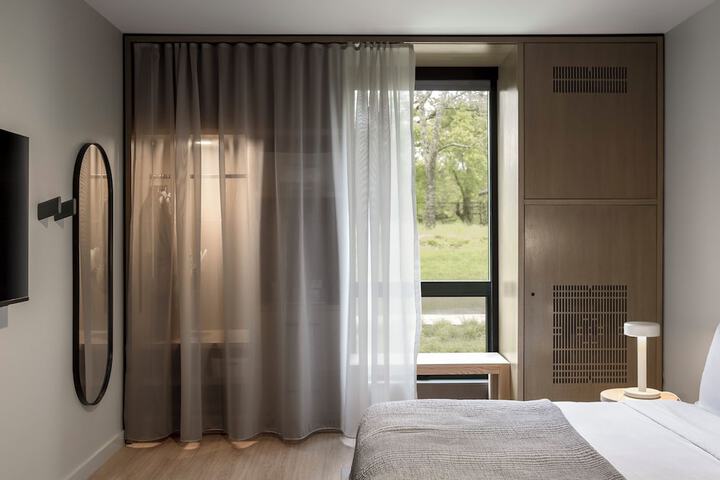 Room 15 of 96