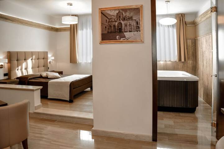 Room 14 of 73