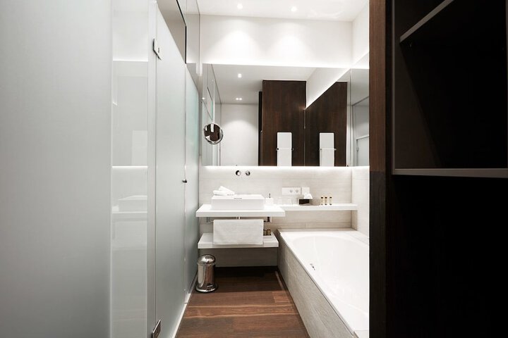 Room 12 of 31