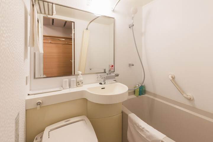 Room 17 of 29