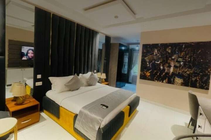 Room 30 of 89
