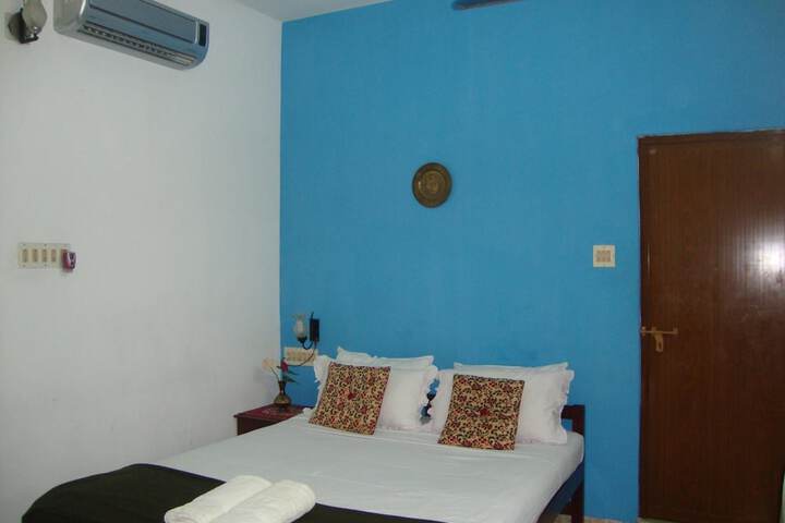 Room 17 of 51