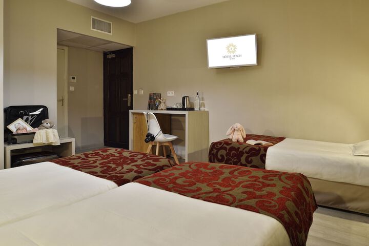 Room 42 of 114