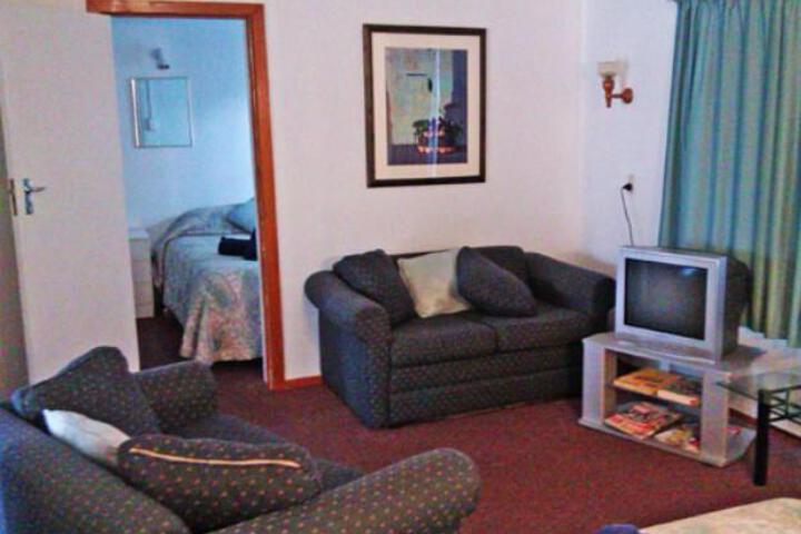 Room 3 of 7