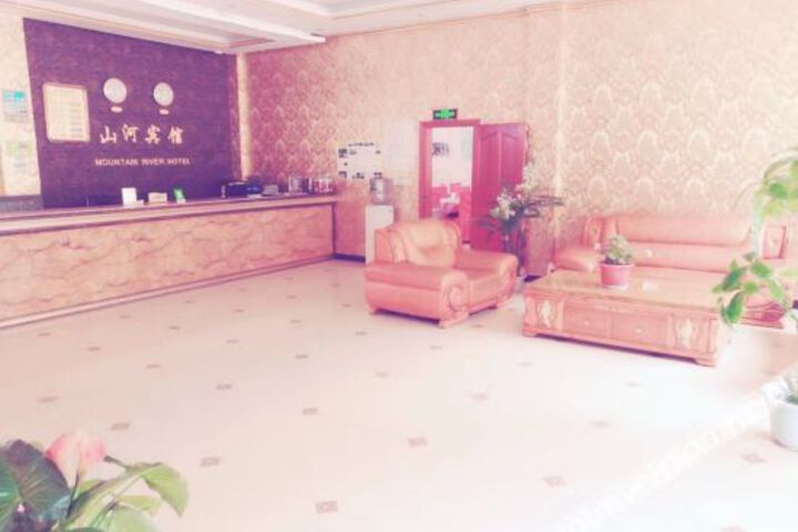 Hotel Interior 8 of 19