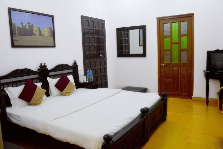 Room 17 of 93