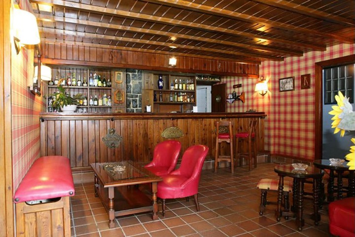 Lounge 18 of 31
