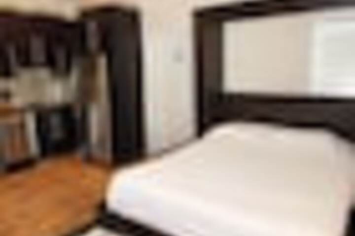 Room 8 of 159
