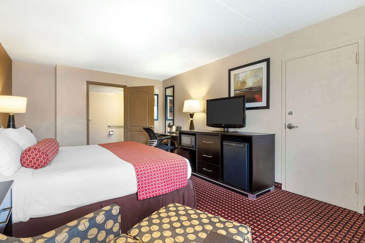 Room 14 of 26