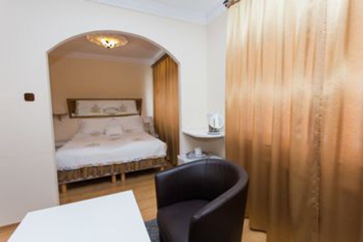 Room 15 of 40