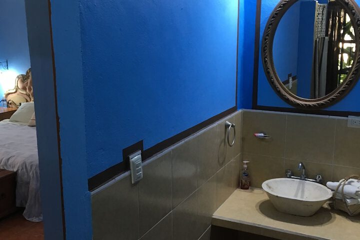 Room 31 of 106