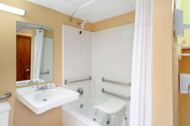 Room 20 of 27