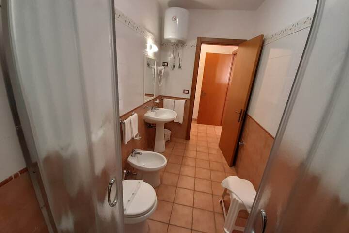 Room 176 of 249