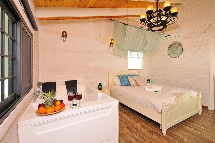 Room 9 of 50