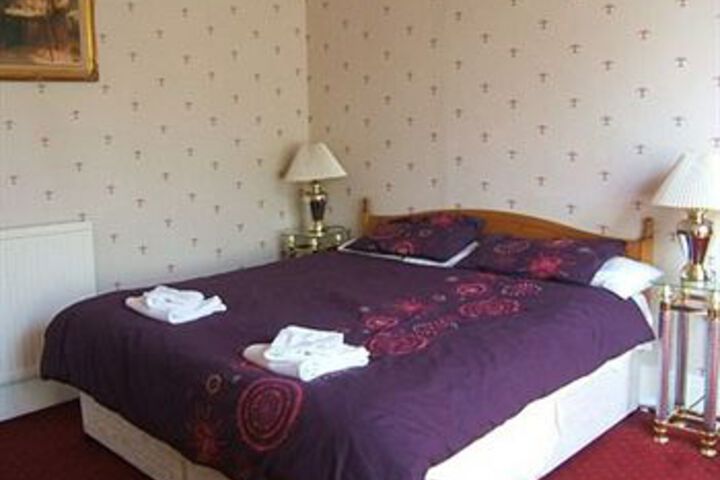 Room 4 of 25