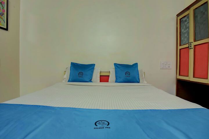 Room 9 of 60