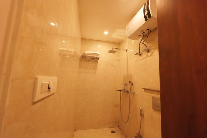 Room 15 of 29