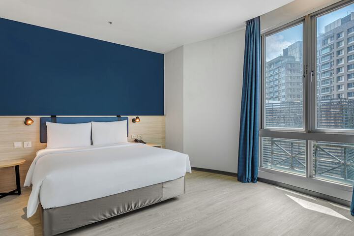 Room 32 of 56