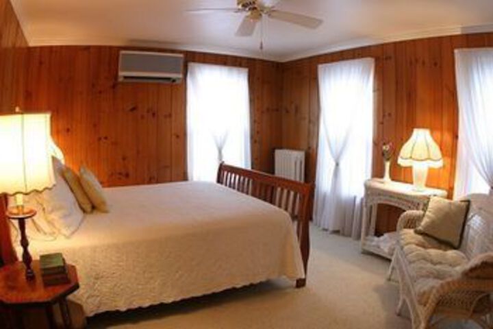 Room 26 of 69
