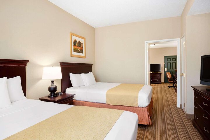 1 Bedroom Suite 2 Queen Beds (3 of 10)