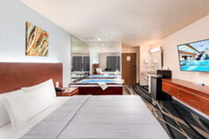 Room 28 of 222