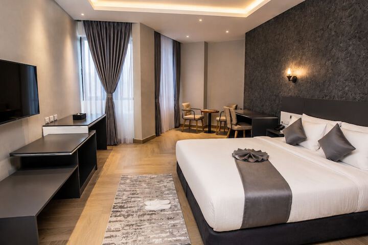Room 13 of 49