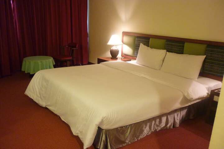 Room 4 of 15