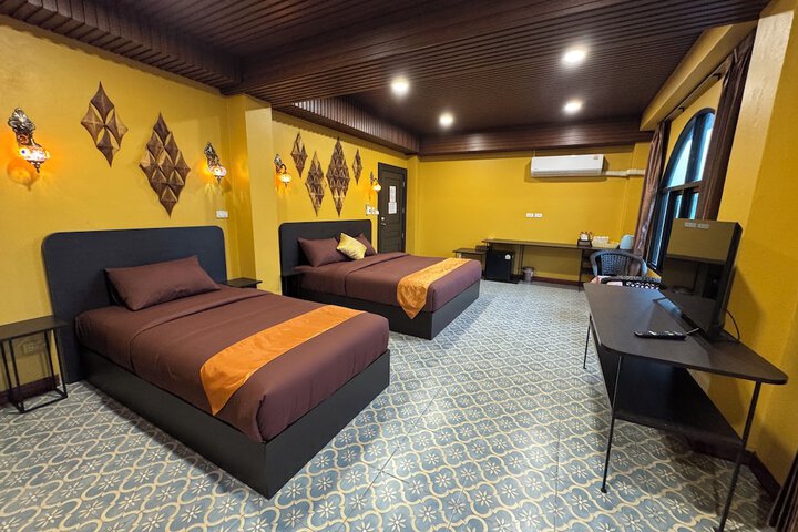 Room 42 of 94