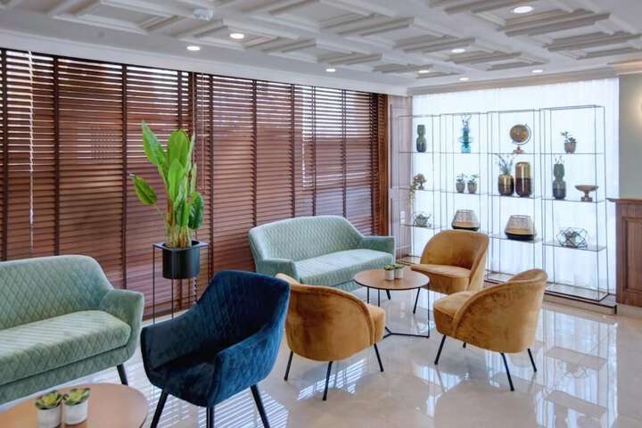 Entrance & Lobby
