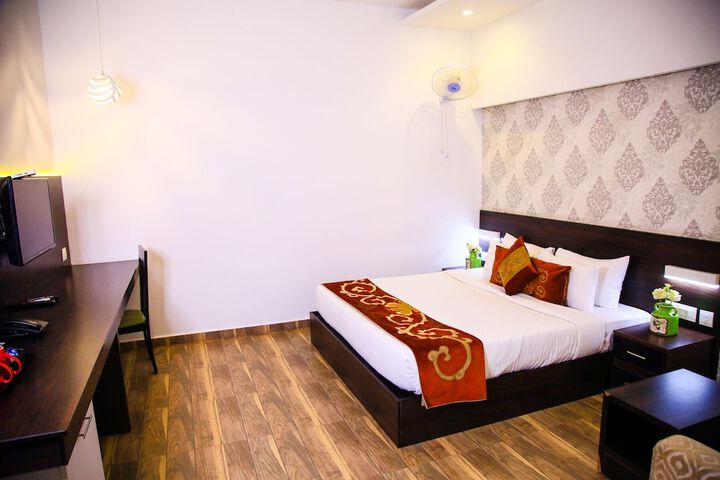 Room 12 of 26