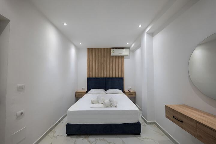 Room 34 of 82