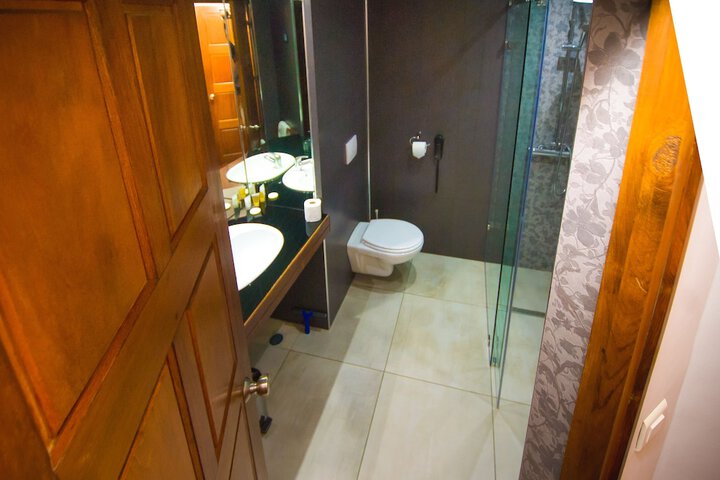 Room 20 of 38