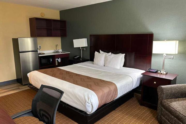 Standard | King Bed (1 of 2)