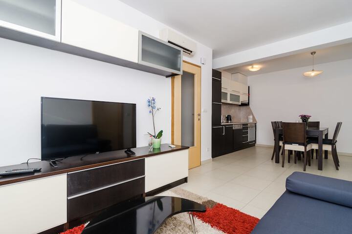 Room 9 of 57