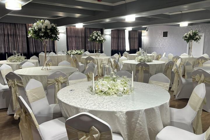 Ballroom/Hall 48 of 63