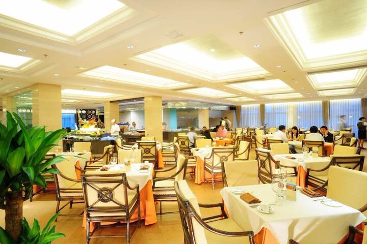 Dining Photos