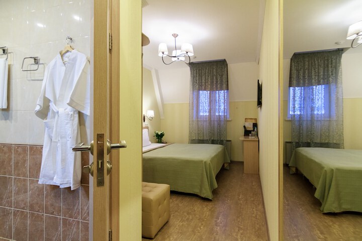 Room 11 of 46