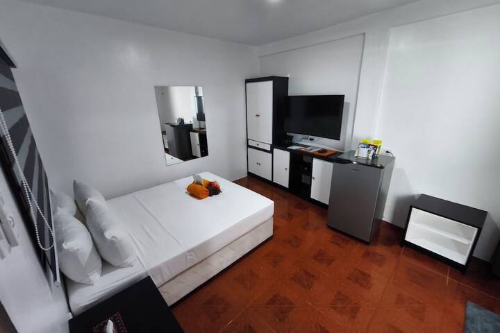 Room 118 of 403