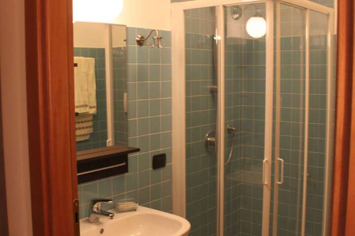 Room 21 of 46