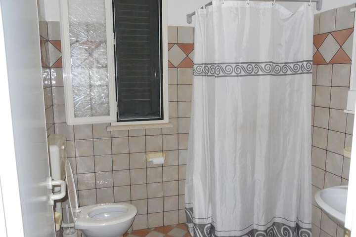 Room 30 of 47