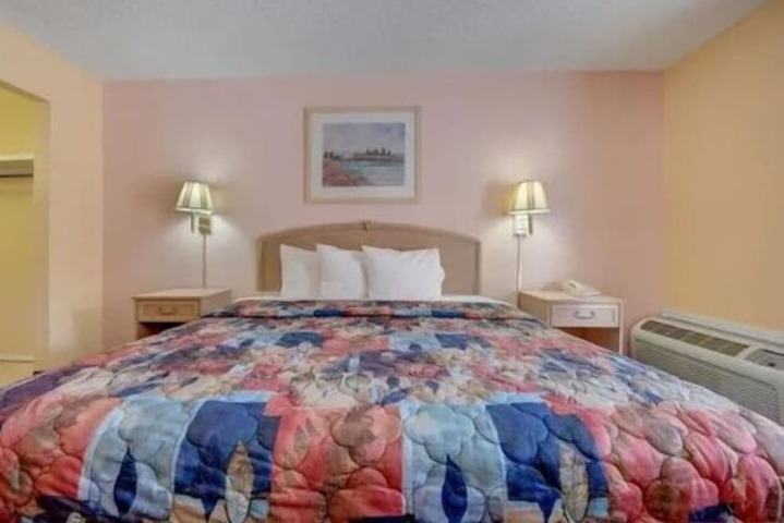 Room 10 of 23
