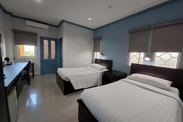 Room 15 of 34