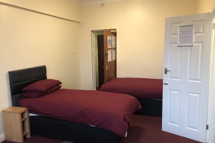 Room 8 of 33