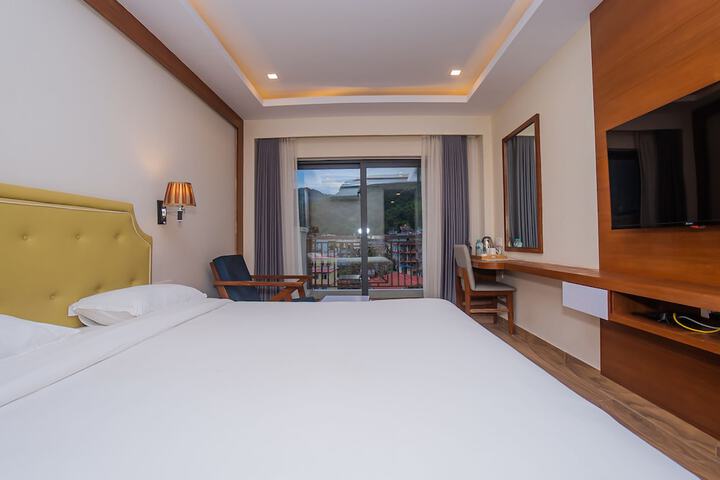 Room 35 of 100