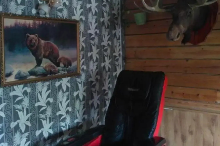 Room 5 of 6