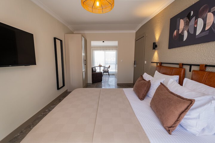 Room 30 of 63