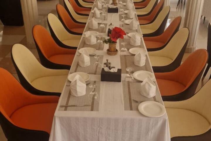 Dining 72 of 97