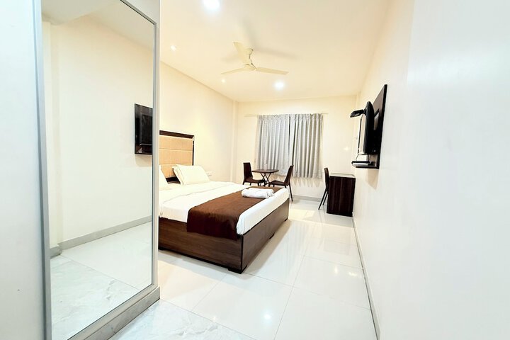 Room 7 of 14
