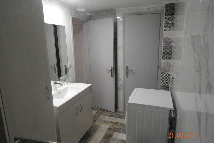 Room 50 of 63