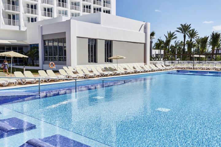 Pools & Facilities